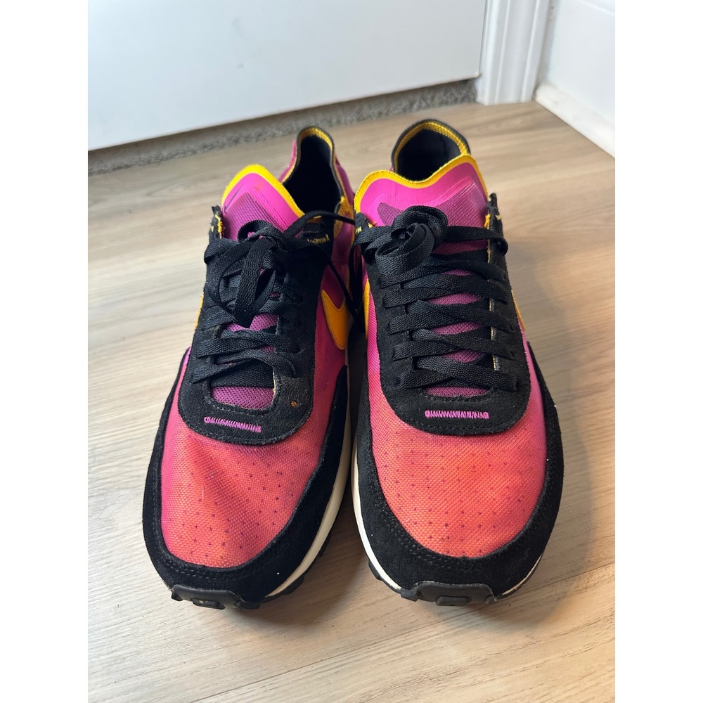 Nike Waffle One Active Fuchsia University Gold US Size 9.5 Men's DA7995-600 - Picture 3 of 9